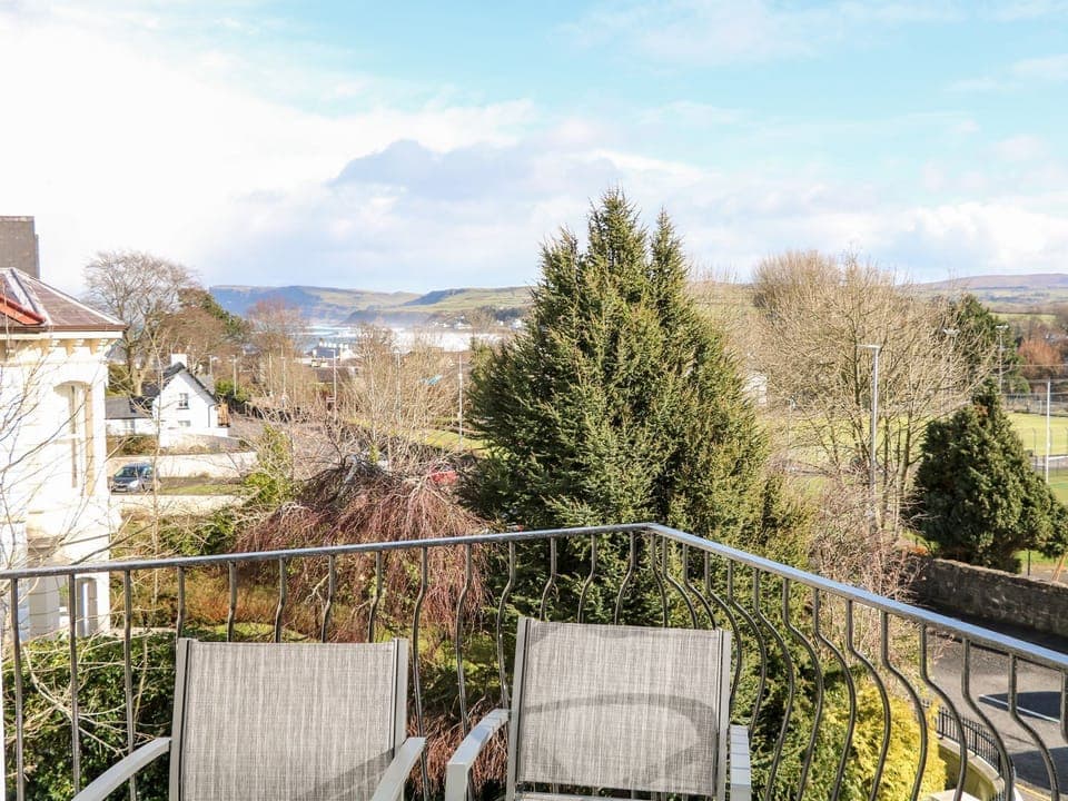 Cottage | Balcony