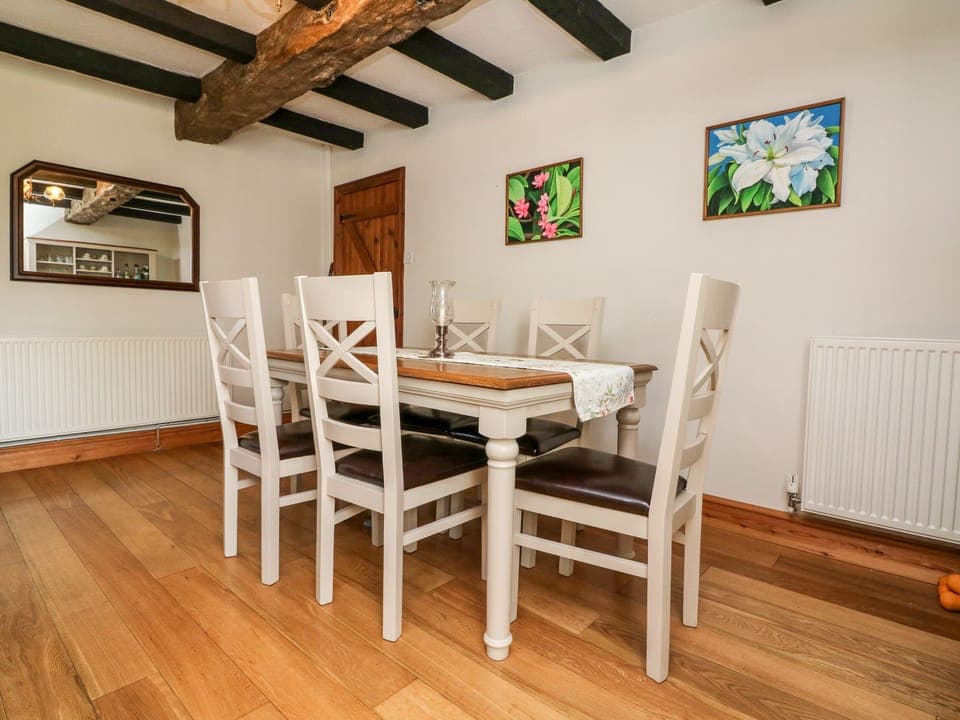 Cottage | Private kitchen | Fridge, dishwasher, electric kettle, cookware/dishes/utensils