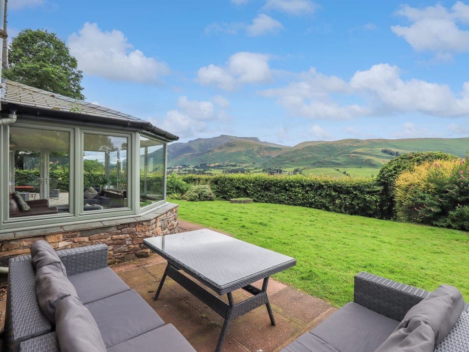 Cottage | Outdoor dining