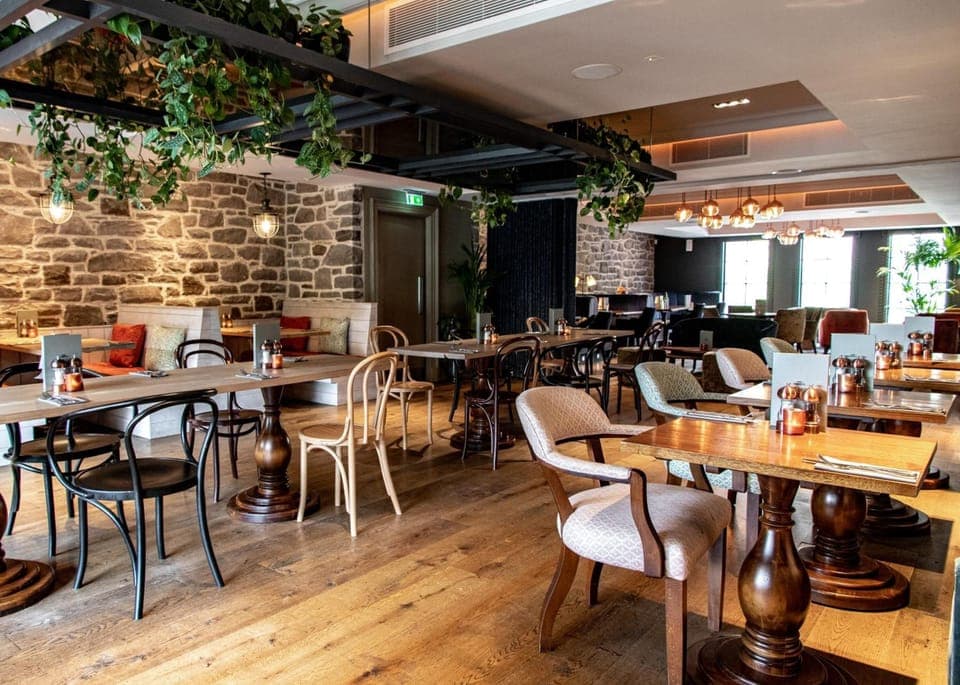 Breakfast, lunch, dinner served; British cuisine 