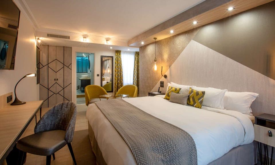 Suite, 1 King Bed, Non Smoking | Egyptian cotton sheets, premium bedding, down comforters, pillowtop beds