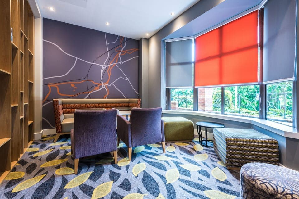 Serves breakfast, lunch, and brunch