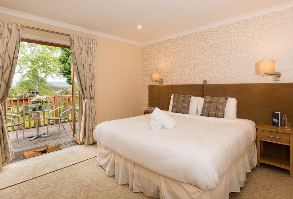 Egyptian cotton sheets, premium bedding, individually decorated