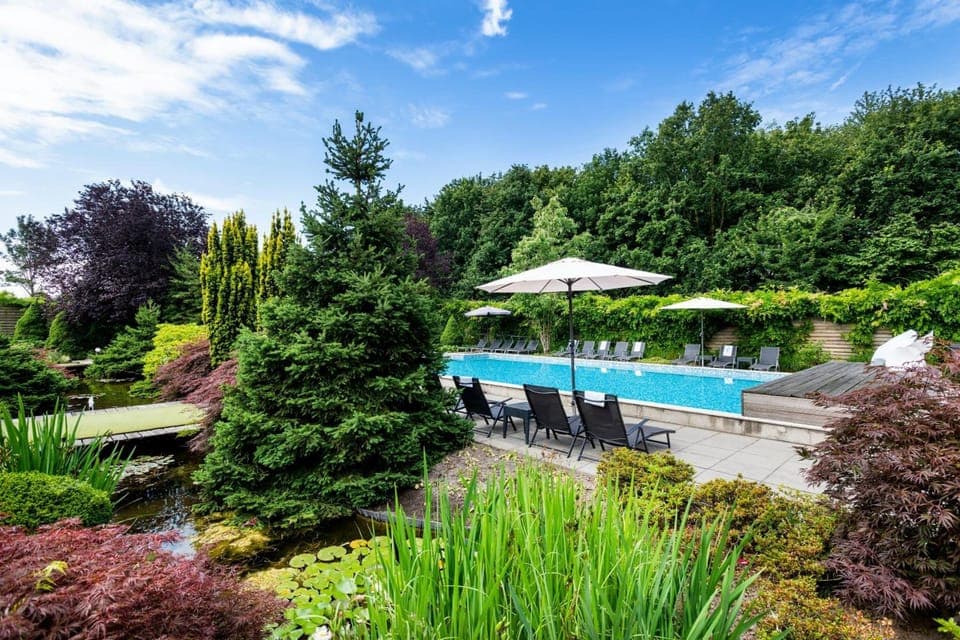 Indoor pool, outdoor pool, sun loungers