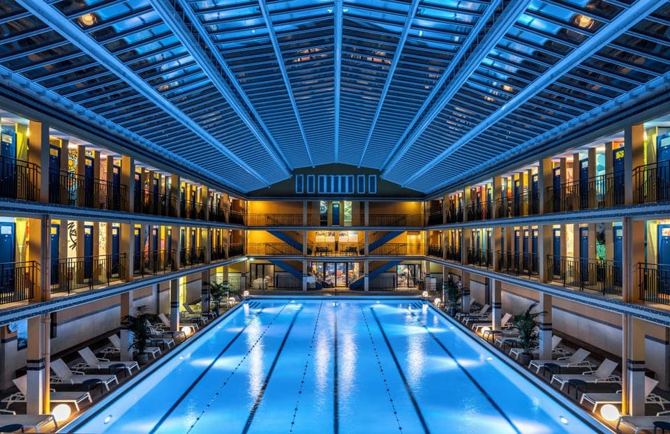 Indoor pool, outdoor pool, sun loungers, lifeguards on site