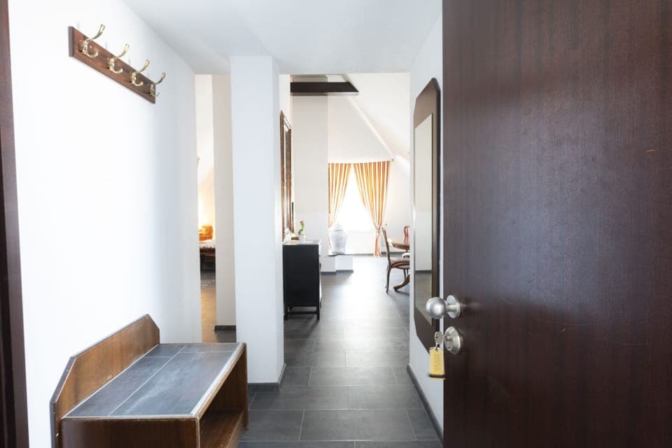 Hypo-allergenic bedding, in-room safe, individually furnished, desk