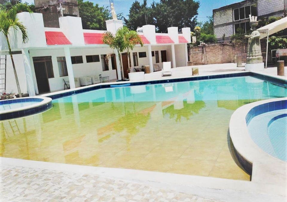 3 outdoor pools, sun loungers