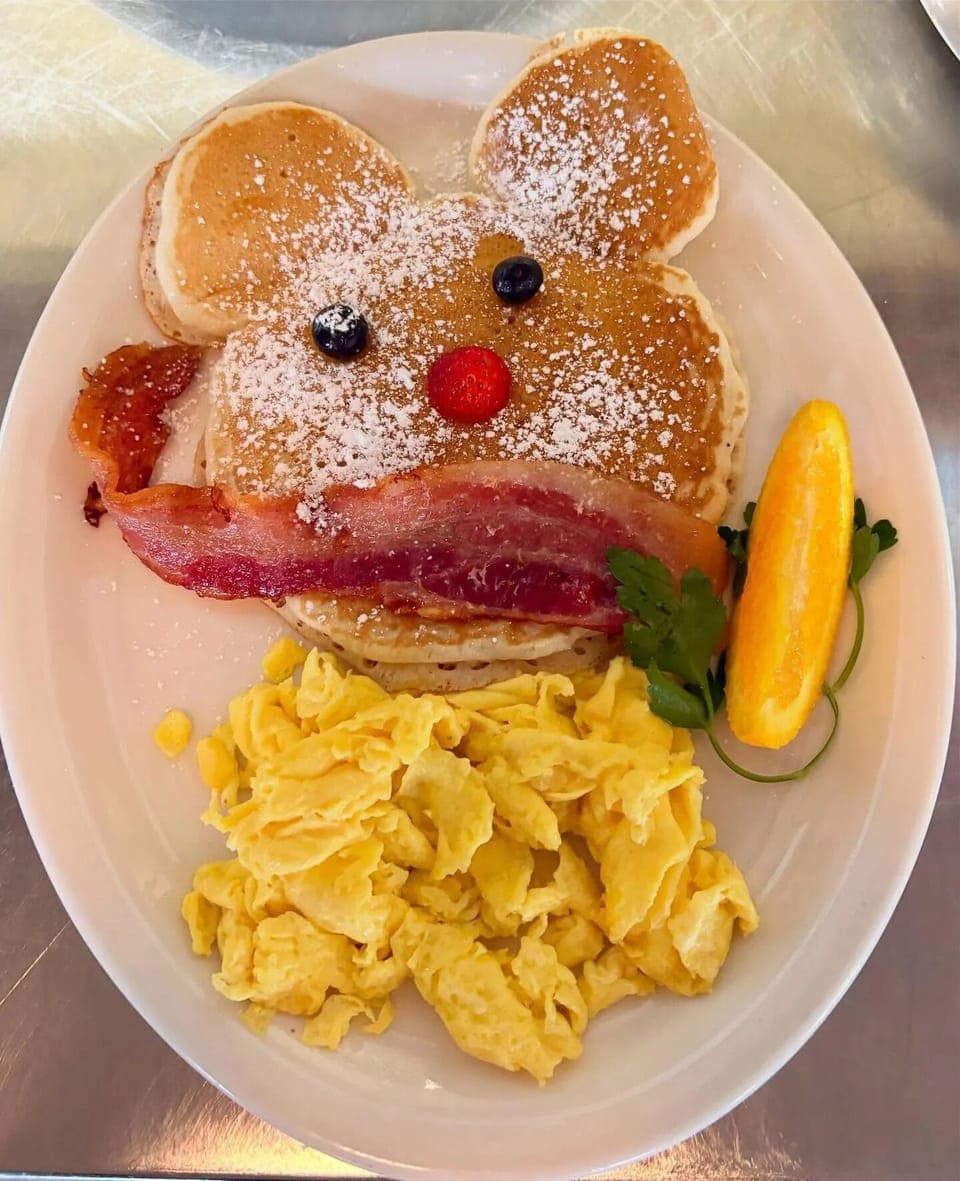 Daily cooked-to-order breakfast for a fee