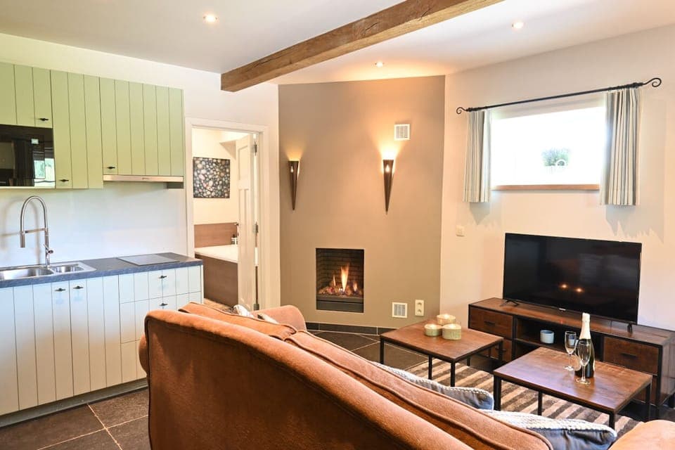 Family Suite, 2 Bedrooms | Living area