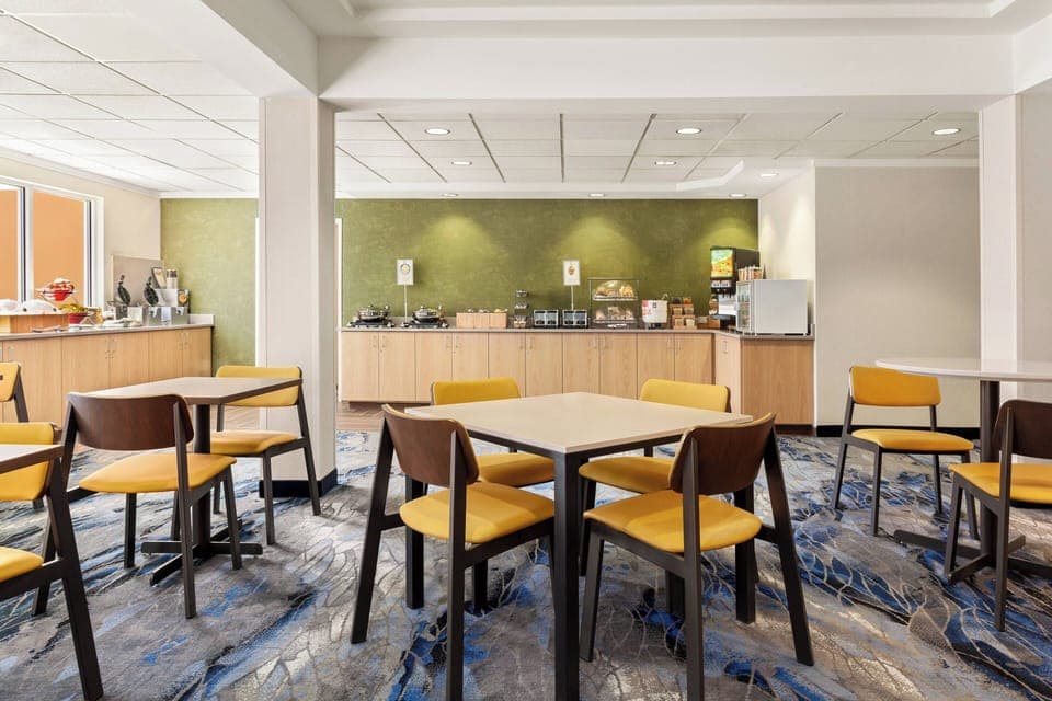 Free daily buffet breakfast