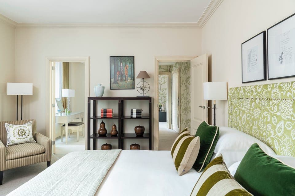 Premium bedding, minibar, in-room safe, desk