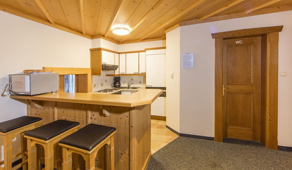 Apartment, 3 Bedrooms, Balcony (App 10/20) | Private kitchenette | Fridge, coffee/tea maker, electric kettle, highchair