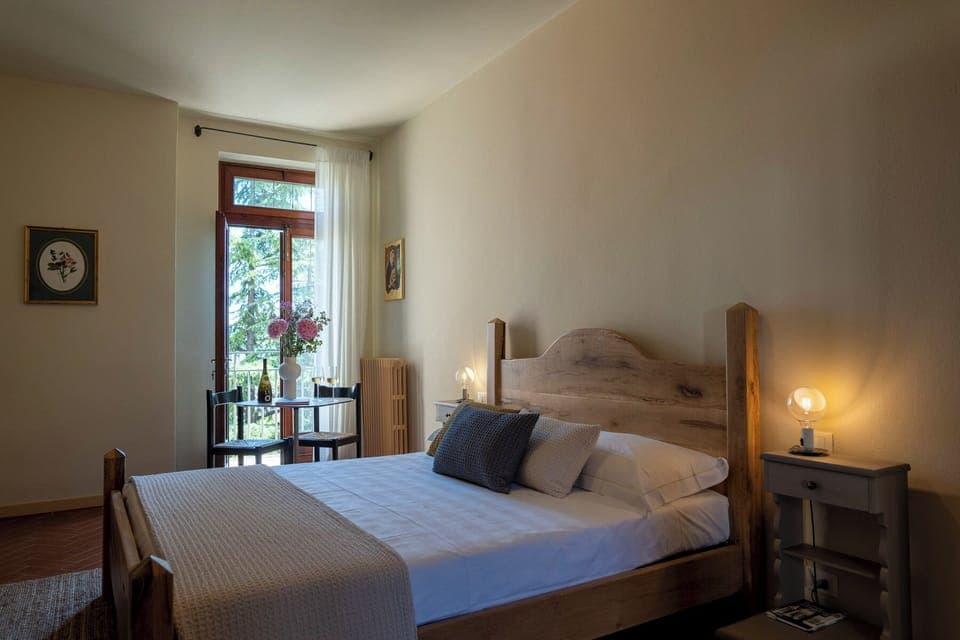 Elite Room | Premium bedding, down comforters, pillowtop beds, minibar