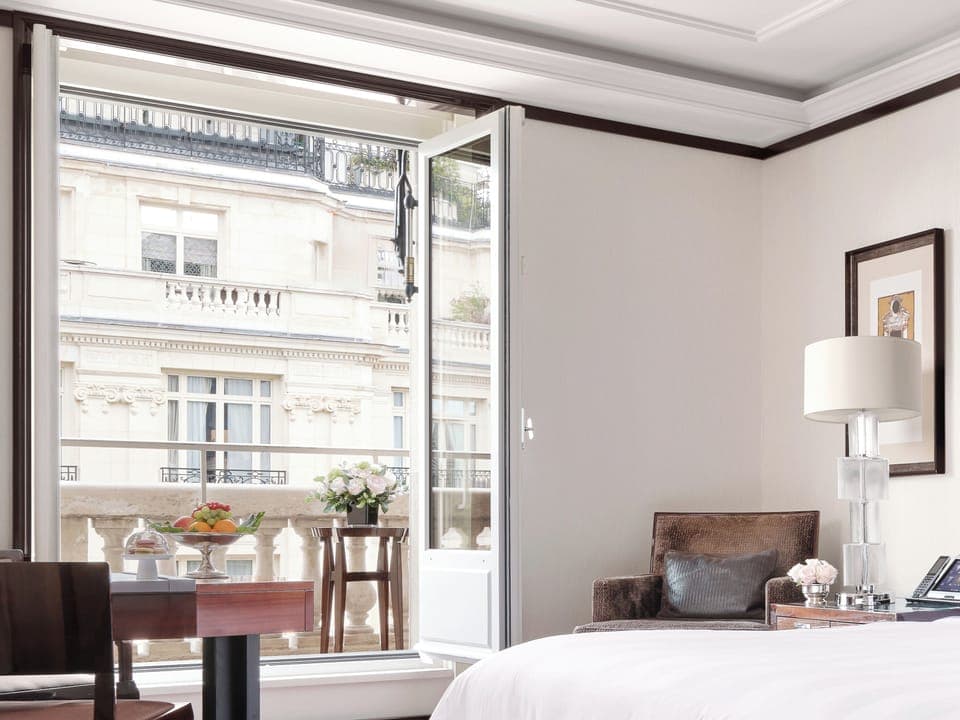 Grand Room, 1 King Bed (Premier) | Egyptian cotton sheets, premium bedding, minibar, in-room safe