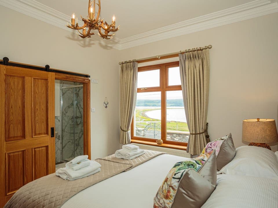 Cottage | 4 bedrooms, individually decorated, individually furnished, free WiFi