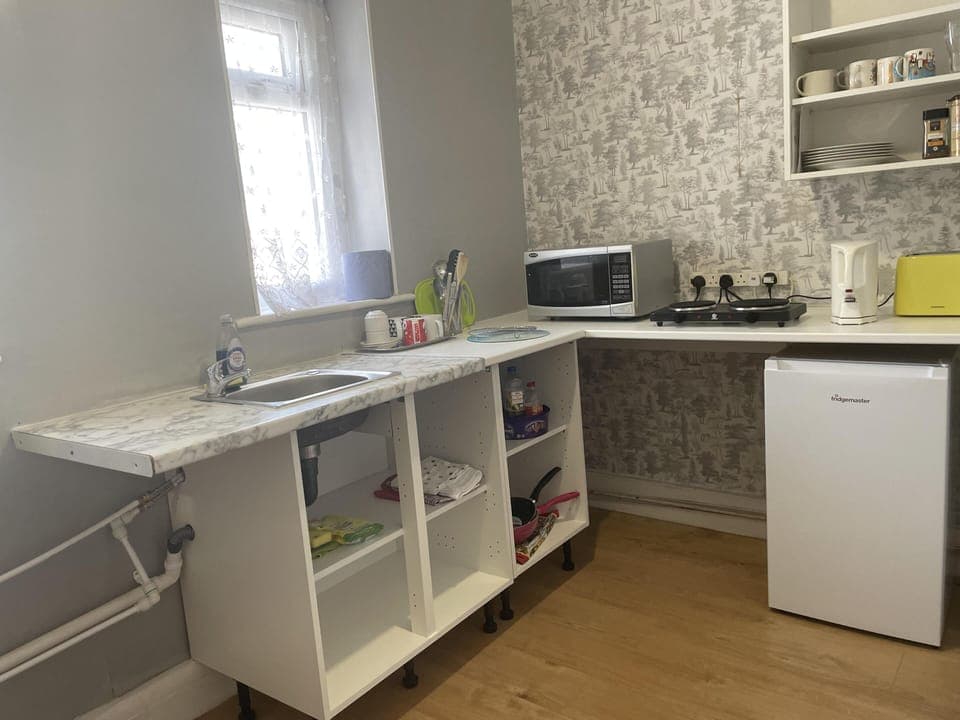 House | Private kitchen | Fridge, microwave, oven, stovetop