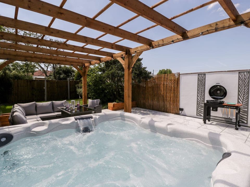 Cottage | Property grounds