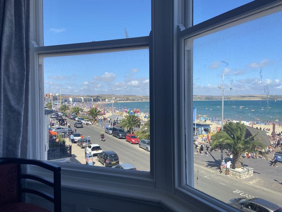 Superior Double Room, Sea View | Desk, bed sheets