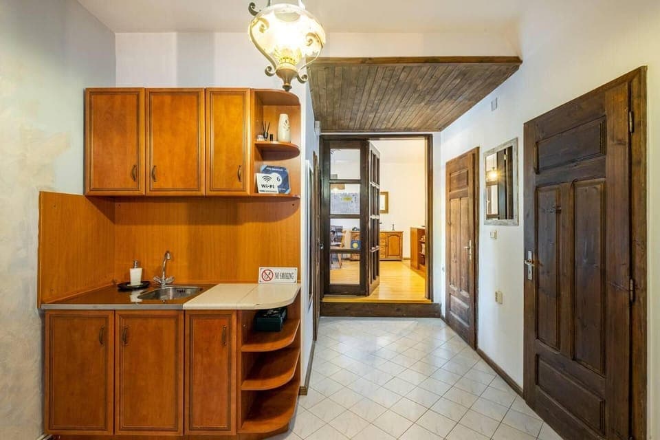 House | Private kitchen | Fridge, microwave, oven, stovetop