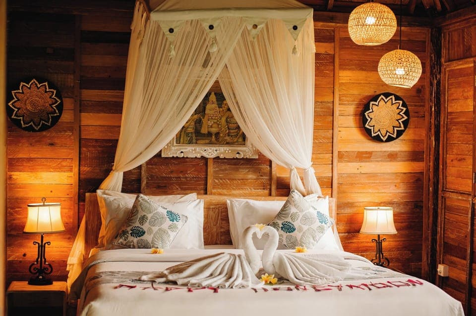 One bedroom Joglo House | Minibar, desk, free WiFi, bed sheets