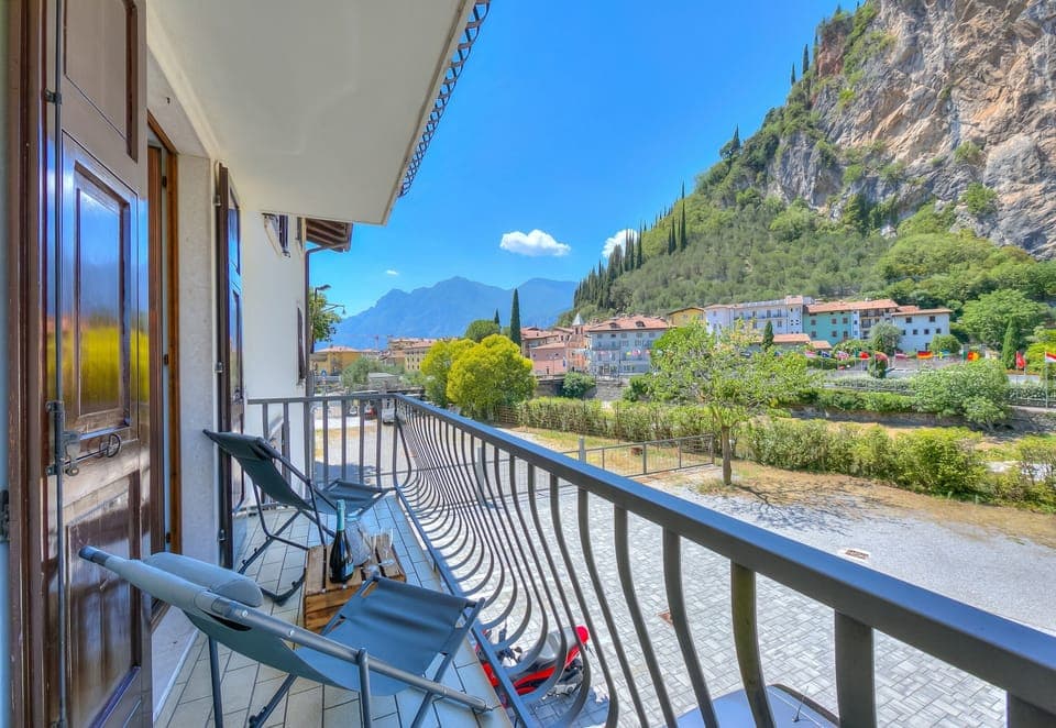 Family Apartment, Multiple Bedrooms (The Rock View) | Balcony