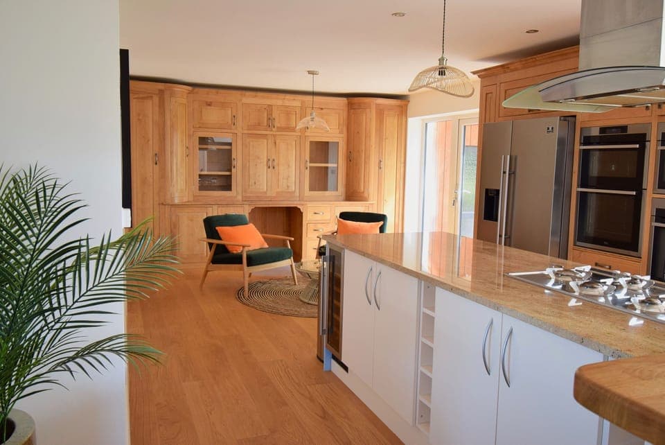 Fridge, dishwasher, electric kettle, toaster