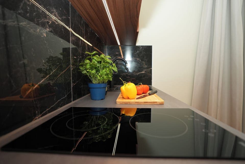 Family Studio | Hypo-allergenic bedding, individually furnished, desk, blackout drapes