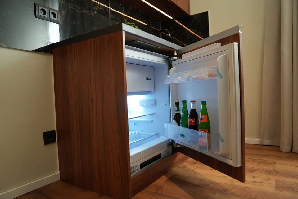 Comfort Studio | Hypo-allergenic bedding, individually furnished, desk, blackout drapes