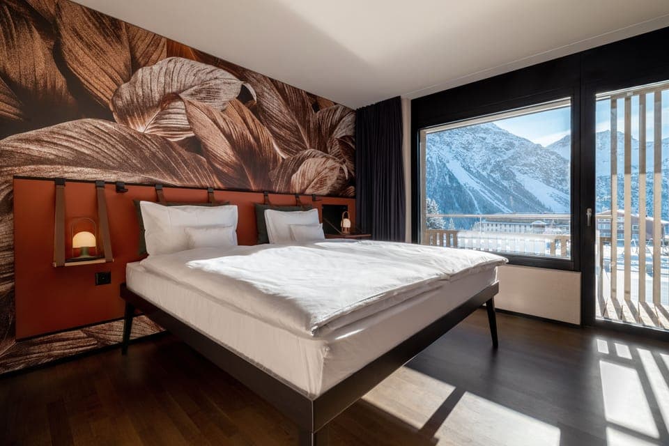 Hypo-allergenic bedding, down comforters, soundproofing, free WiFi