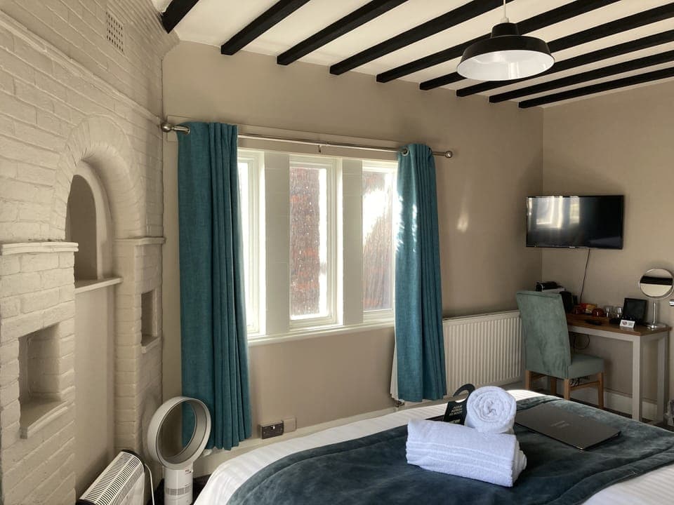 Superior Double Room | Iron/ironing board, free WiFi