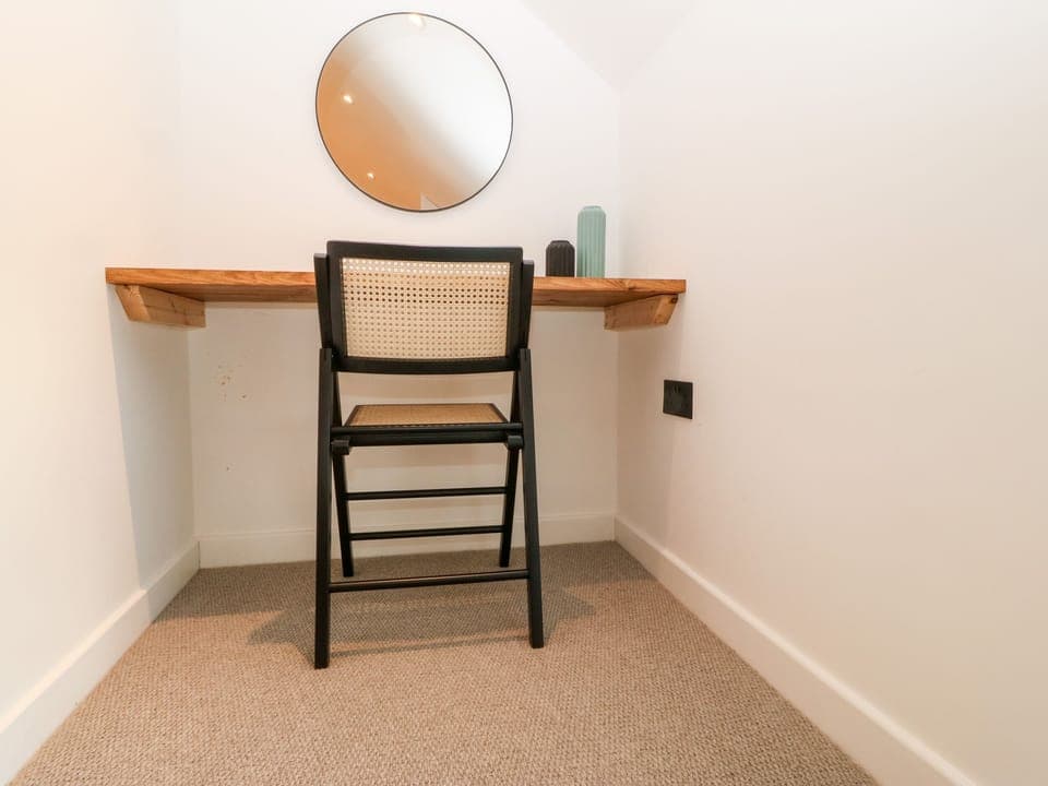 Cottage | 2 bedrooms, individually decorated, individually furnished, free WiFi