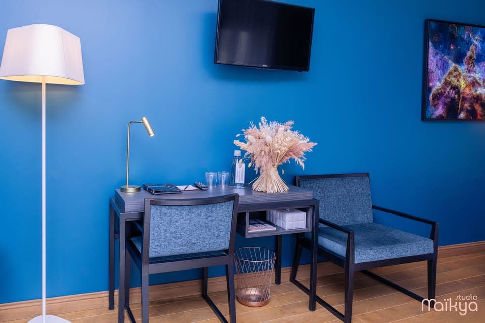 Room (Chambre Ecaille) | Desk, blackout drapes, soundproofing, free WiFi