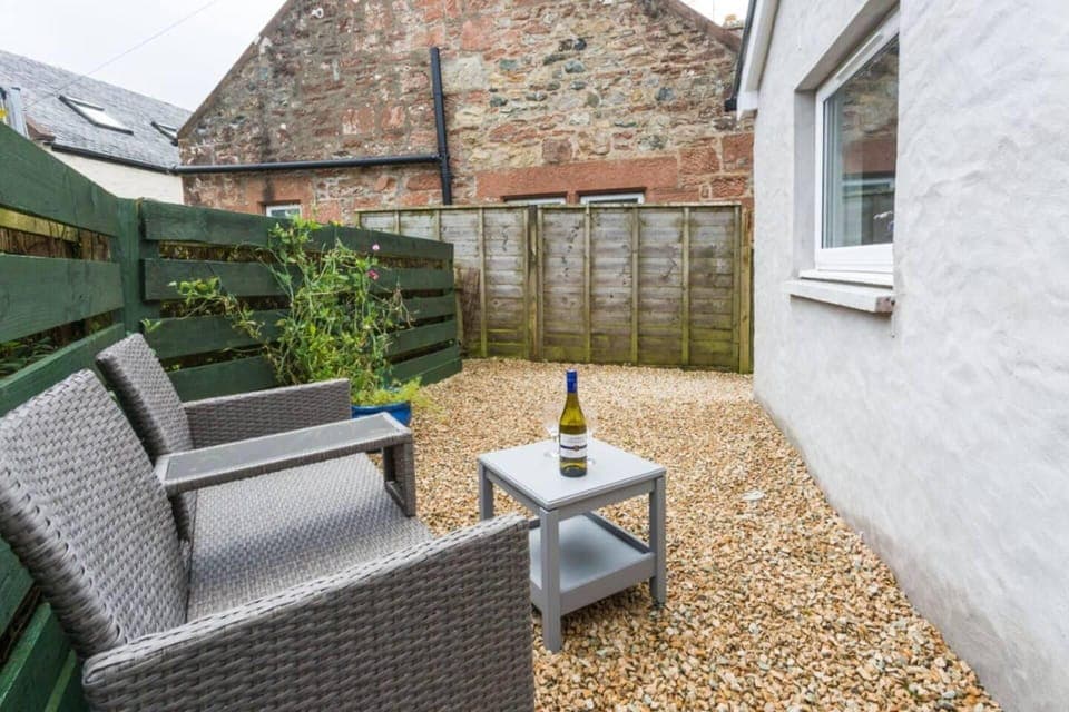 Cottage | Balcony