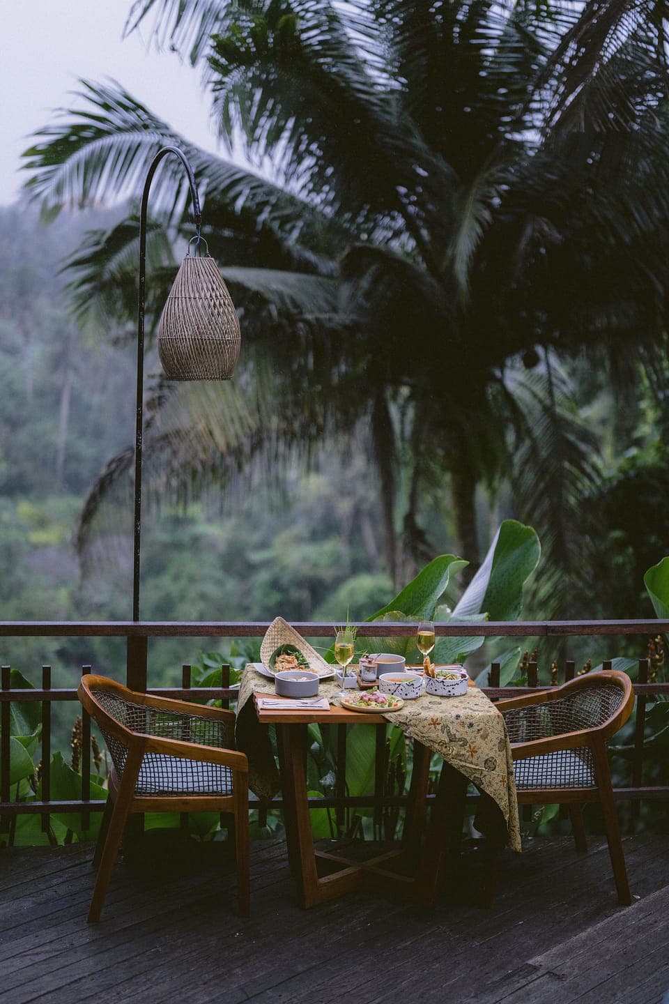 Breakfast, lunch, dinner served; international cuisine, garden views 