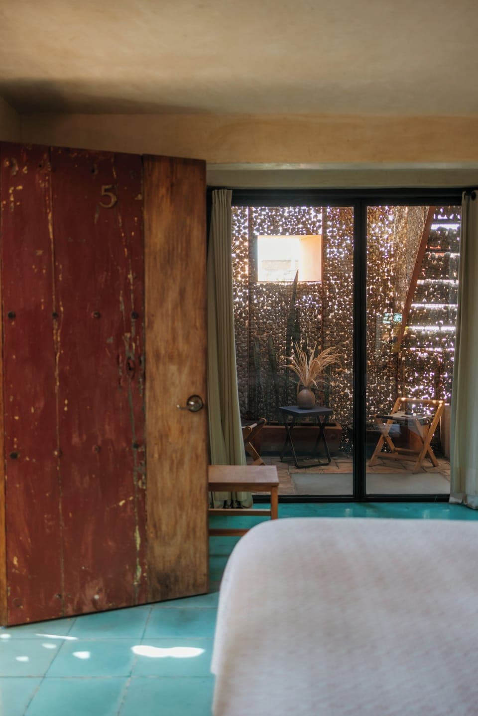 Deluxe Room | 1 bedroom, in-room safe, individually furnished, desk