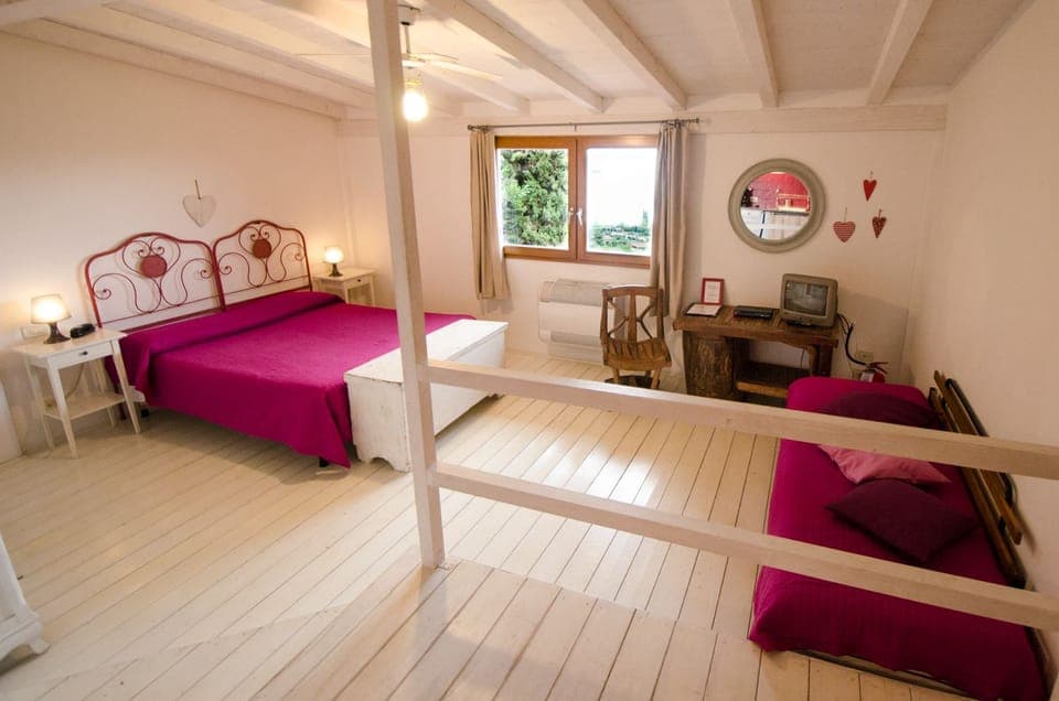 Studio | In-room safe, desk, free cribs/infant beds, rollaway beds