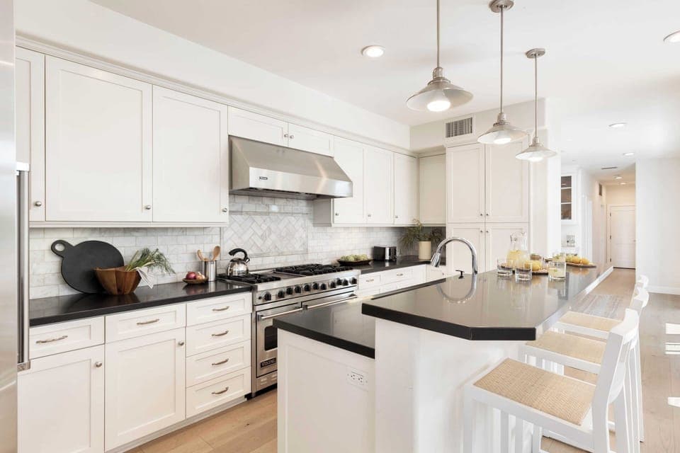 House (5 Bedrooms) | Interior