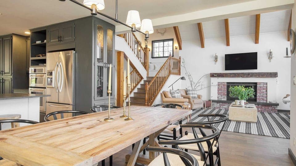 House (6 Bedrooms) | Interior