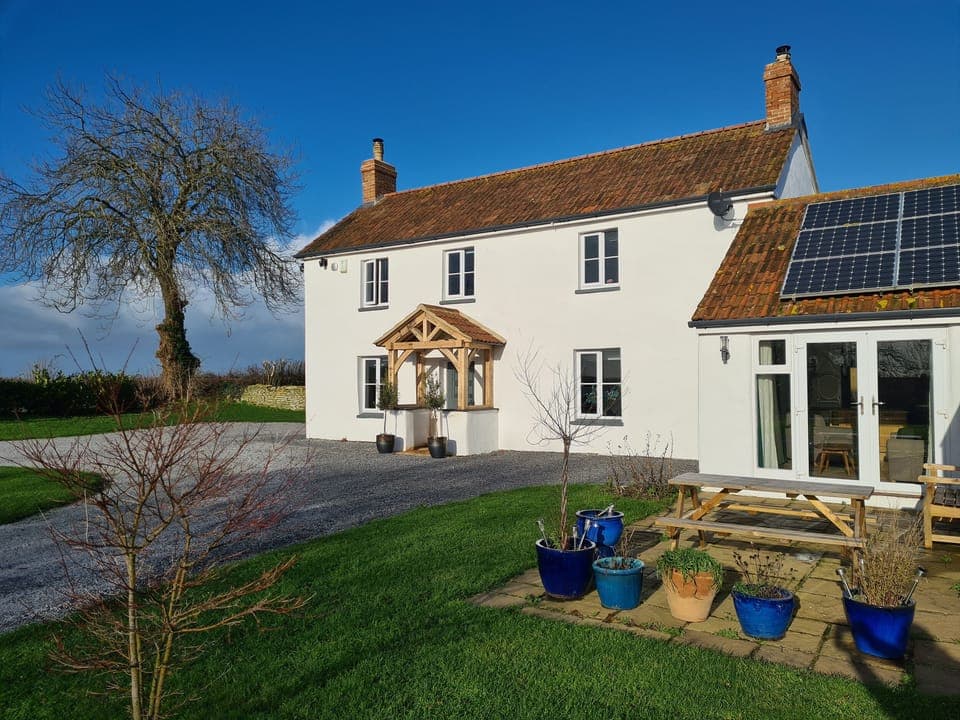 Cottage | Property grounds