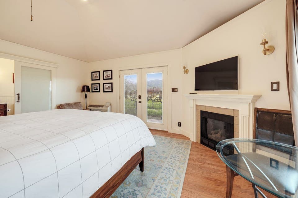 King Carriage House Junior Suite | Free WiFi, bed sheets