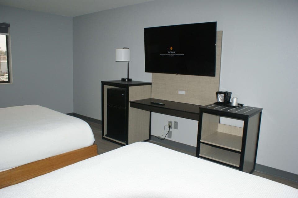 Pillowtop beds, desk, laptop workspace, blackout drapes