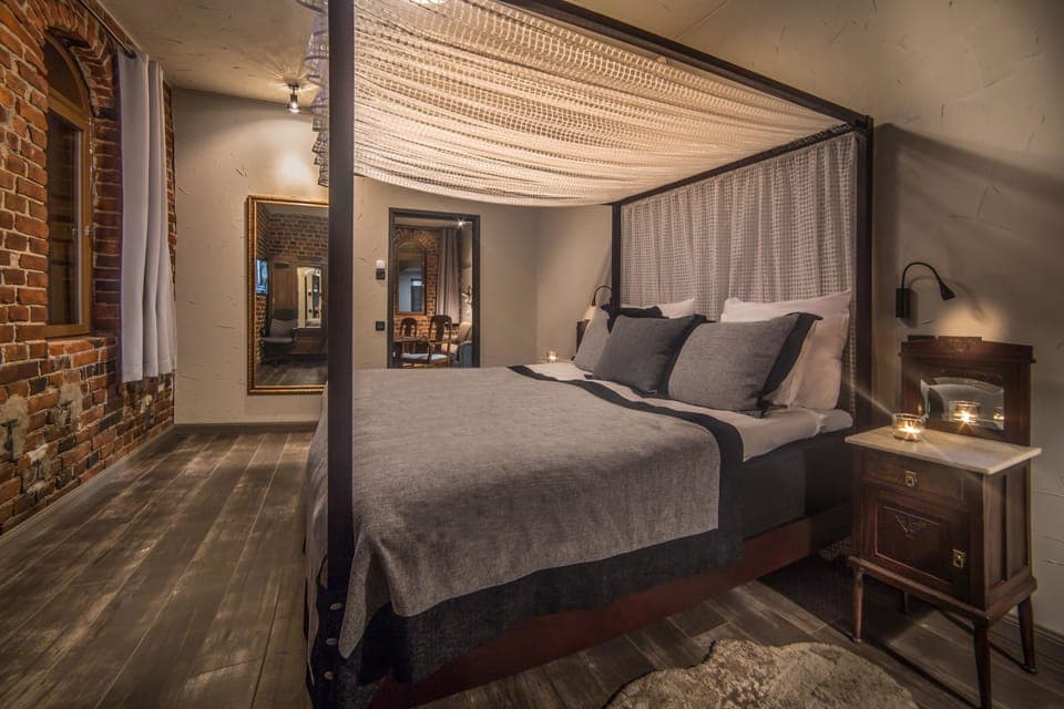 Luxury Suite, 1 King Bed | Premium bedding, individually decorated, individually furnished, desk