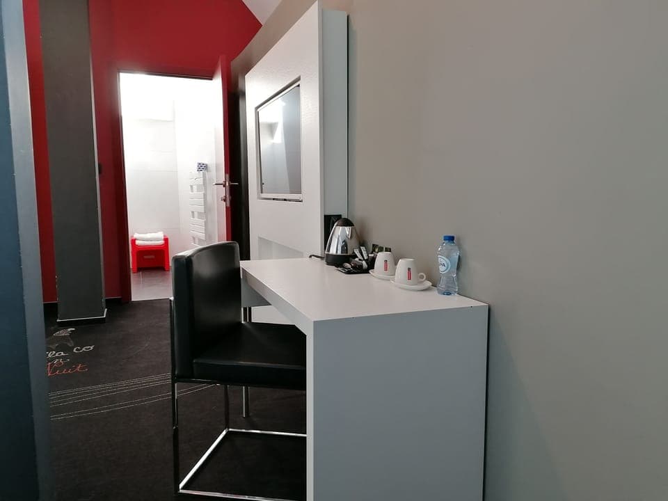 Family Double Room | Minibar, in-room safe, desk, soundproofing