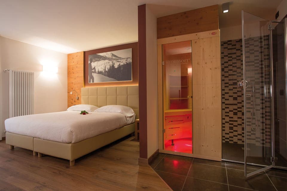 Suite, Sauna (Mountain) | Minibar, in-room safe, desk, soundproofing