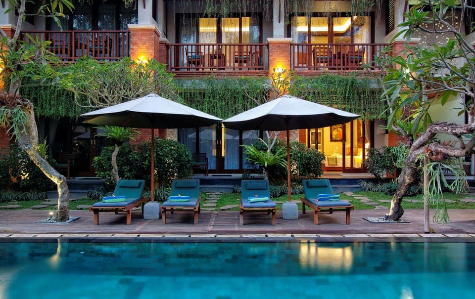 Outdoor pool, open 10:00 AM to 7:00 PM, pool umbrellas, sun loungers