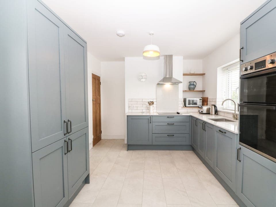 Fridge, dishwasher, electric kettle, toaster