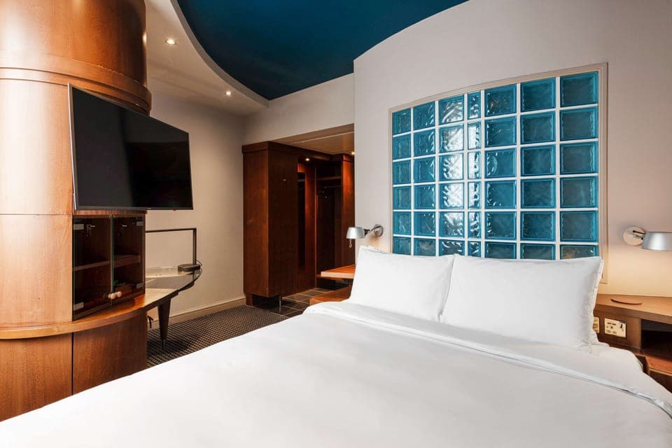 Standard Room | In-room safe, desk, iron/ironing board, rollaway beds