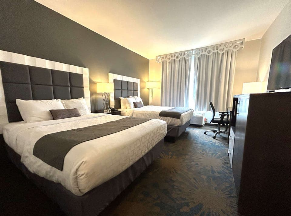 Hypo-allergenic bedding, desk, laptop workspace, free WiFi