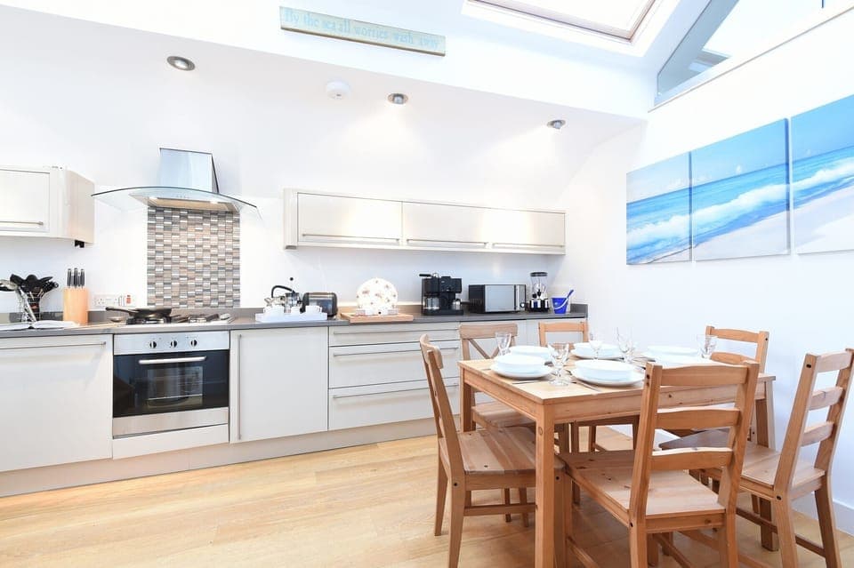 Fridge, dishwasher, cookware/dishes/utensils