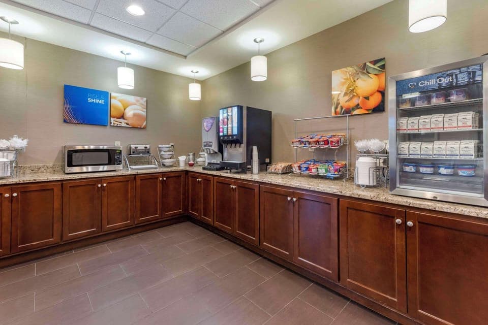 Free daily continental breakfast